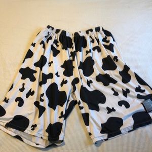 ULTIMATE FRISBEE SHORTS - COW PRINT